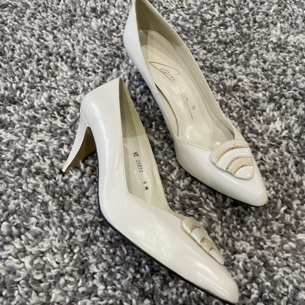 Vintage Caressa 28032 off white leather Stilleto pumps Spain 9M